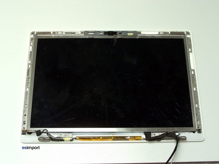7-LCD-MACBOOK-APPLE-768x576.jpg