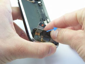 Changement du dock connecteur sur un iPhone 3G - CHANGEMENT DOCK USB IPHONE