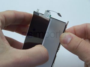 Changement du LCD sur un iPhone 3G - DECOLLER PLAQUE ACIER LCD IPHONE 3G