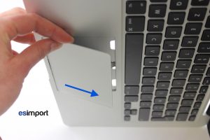 changement du trackpad sur un MacBook A1502 2014 - 07 RETIRER TRACKPAD MACBOOK RETINA A1502 MI 2014